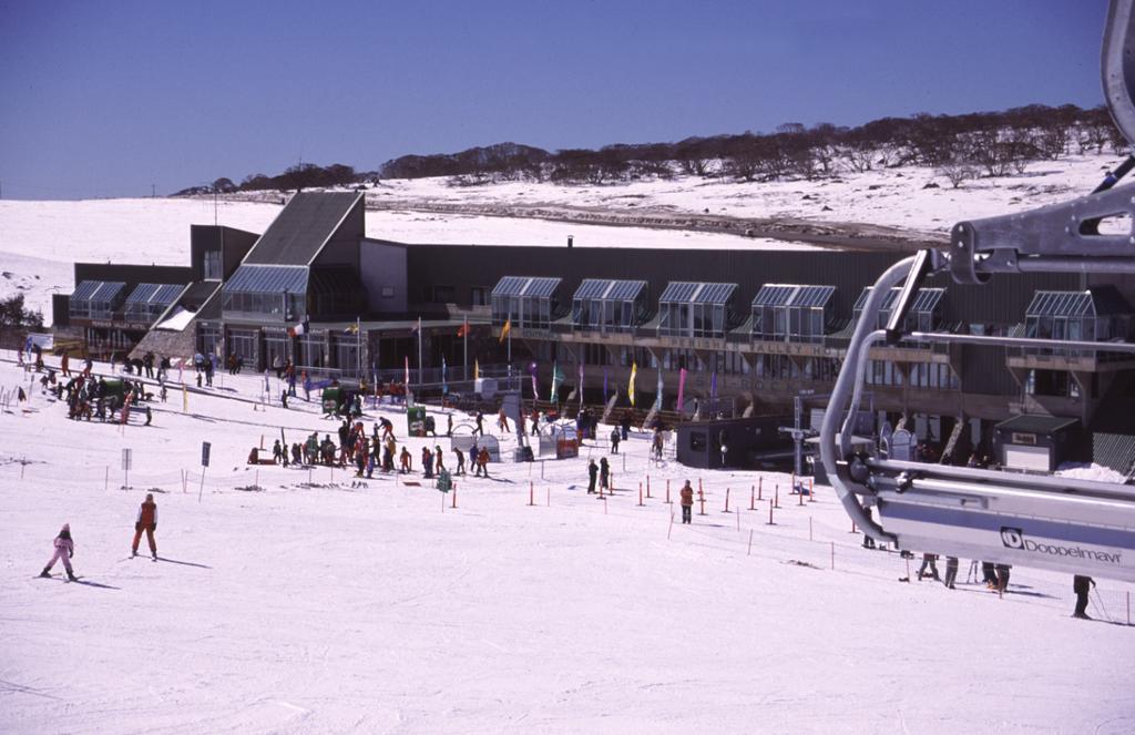 The Perisher Valley Hotel Екстер'єр фото