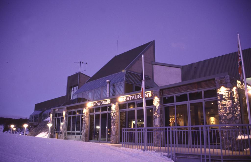 The Perisher Valley Hotel Екстер'єр фото